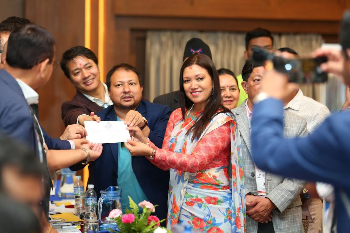 एनआरएनए अध्यक्षका लागि रविनाले गरिन् उम्मेदवारी दर्ता, अध्यक्षकै आकाङ्क्षी विनयकाे समर्थन 